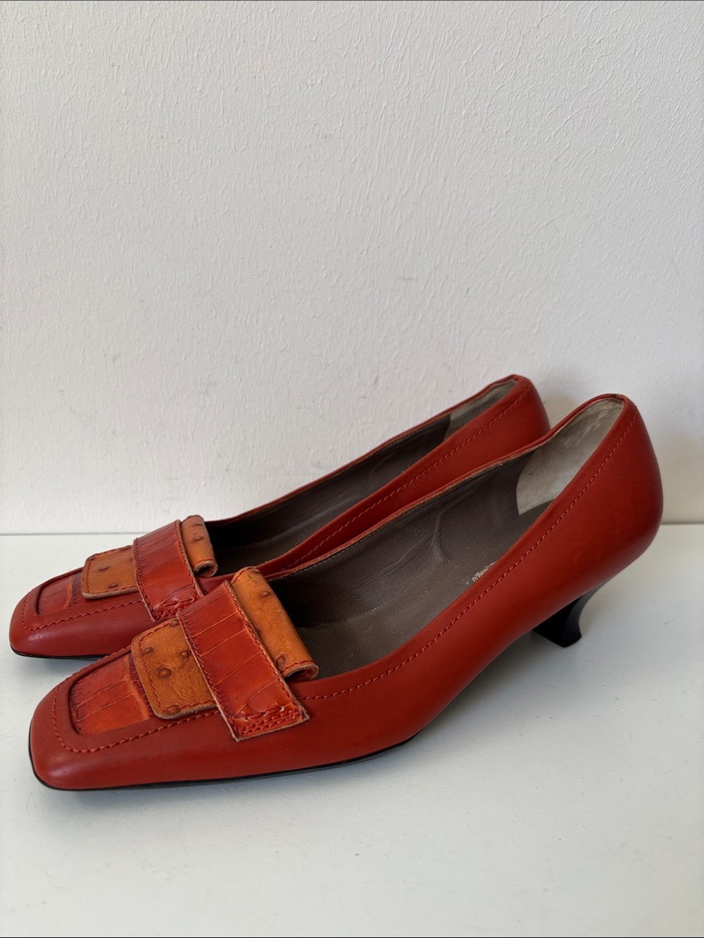Max Mara low heel pumps 7 narrow Italy